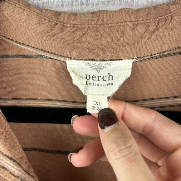 Blu Pepper Plus Size Brown Lightweight Button-Down Blouse – Pocket Detail 1x - Picture 3 of 7